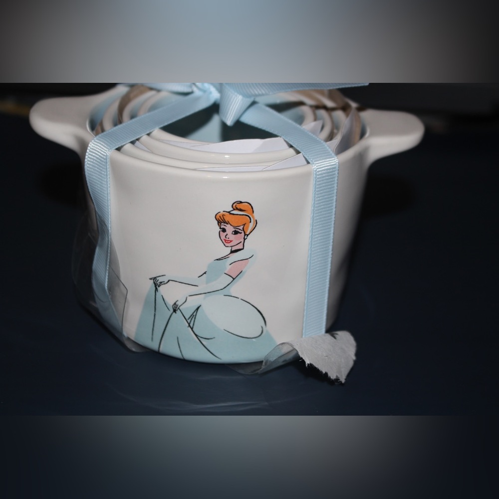 NEW Rae Dunn Cinderella Measuring Cups 🥰